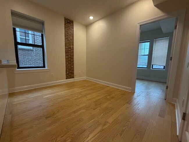 Building Photo - 84 Van Wagenen Ave