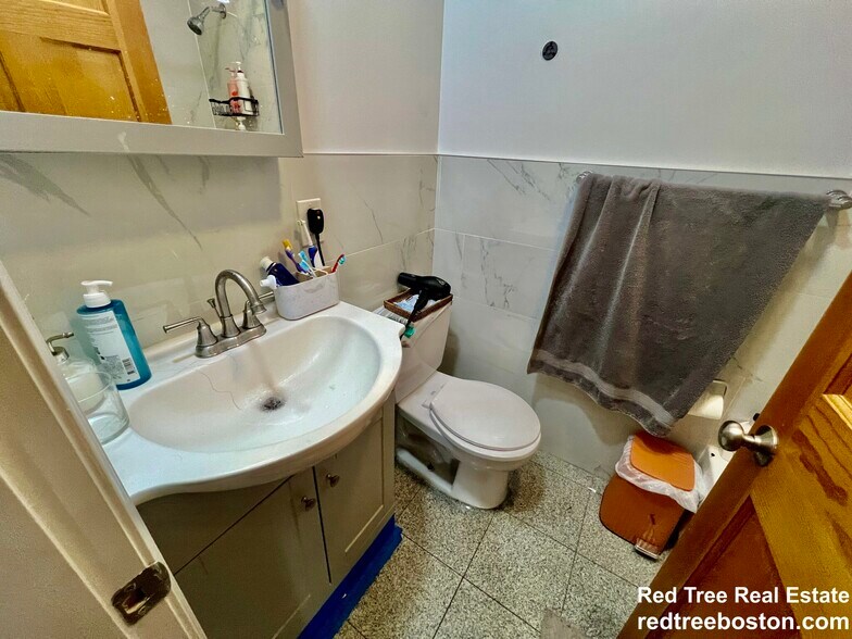 Building Photo - 16 Copenger St