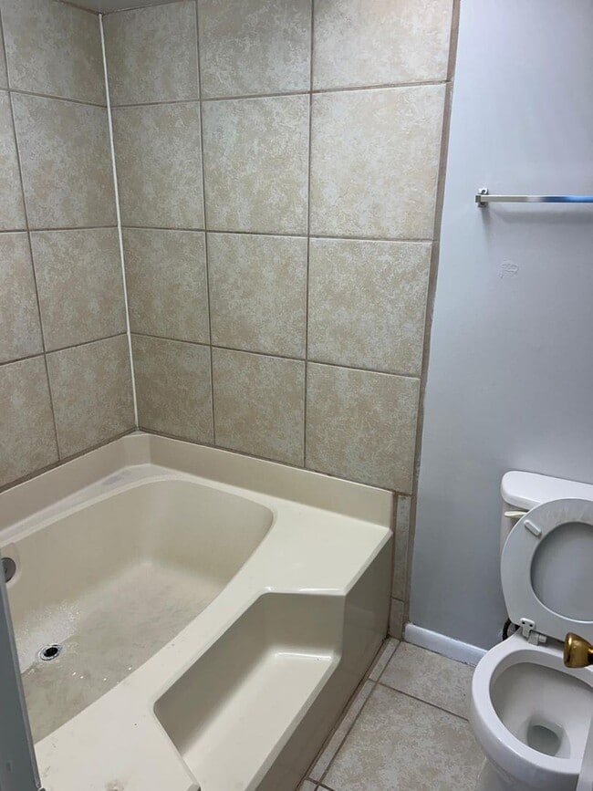 Building Photo - Charming 3-Bed, 2-Bath Home in a Prime Location! Move in Specials:$100 off your first month's ren...