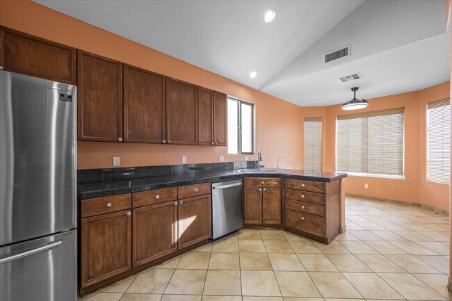 Building Photo - Welcome Home to this awesome 4 Bedroom Home