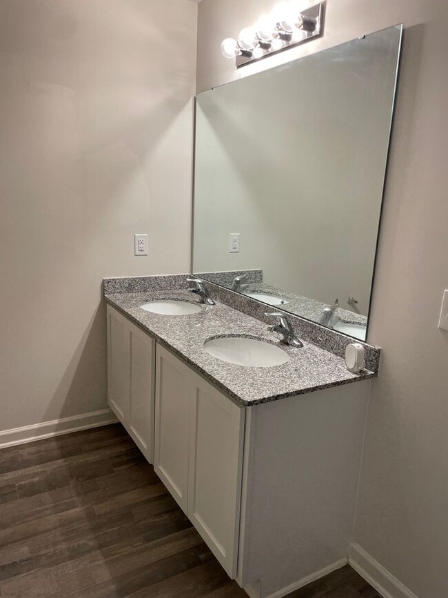 Building Photo - Beautiful 4 bed 3 bath home!