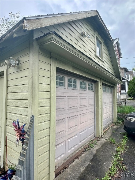 Building Photo - 923 Teall Ave