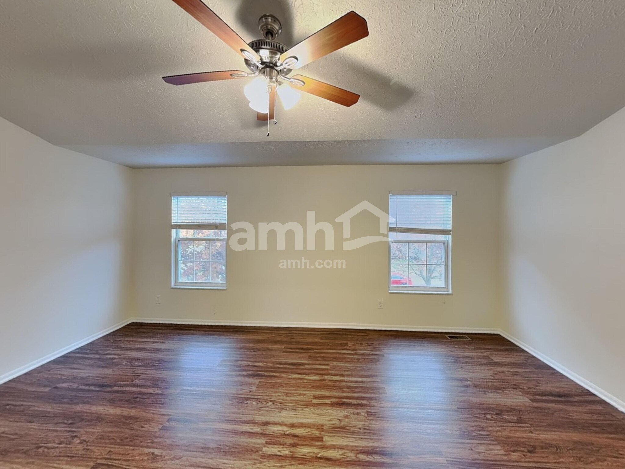 Building Photo - 912 Wallace Dr