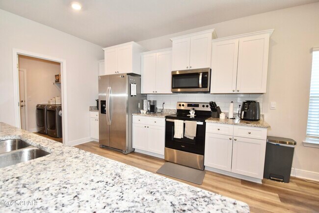 Building Photo - 4858 Sweetspire Dr
