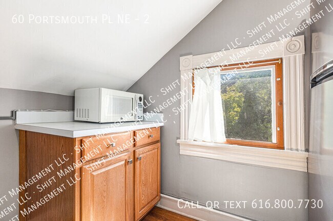 Building Photo - 60 Portsmouth Pl NE