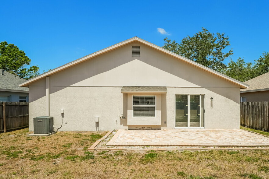 Building Photo - 13708 Ogakor Dr