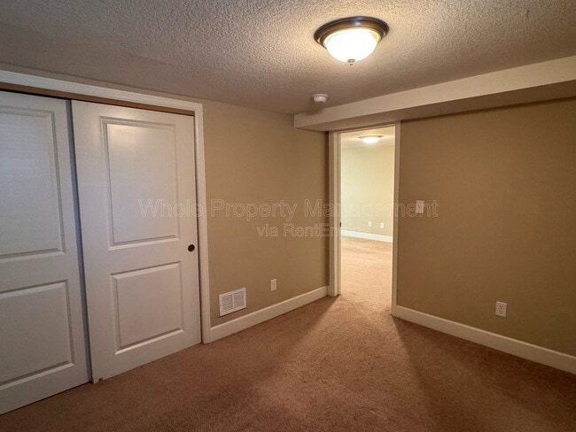 Building Photo - 2118 E 21st Ave