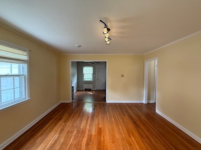 Building Photo - 1655 Edward Ter
