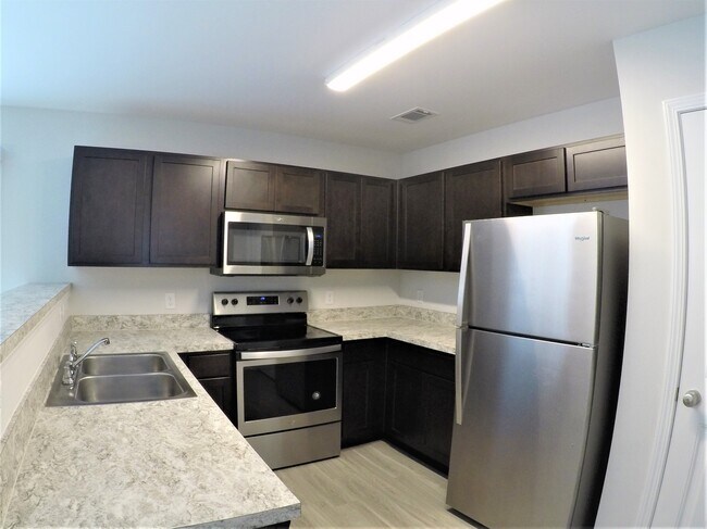 Building Photo - 5 Newport Sq Ct