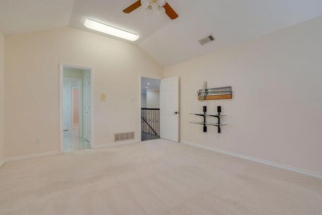 Building Photo - 2613 Brookside Dr