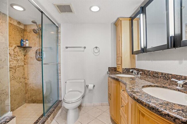 Building Photo - 1151 N Fort Lauderdale Beach Blvd