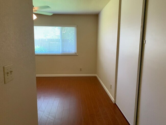 Building Photo - 9648 Appalachian Dr