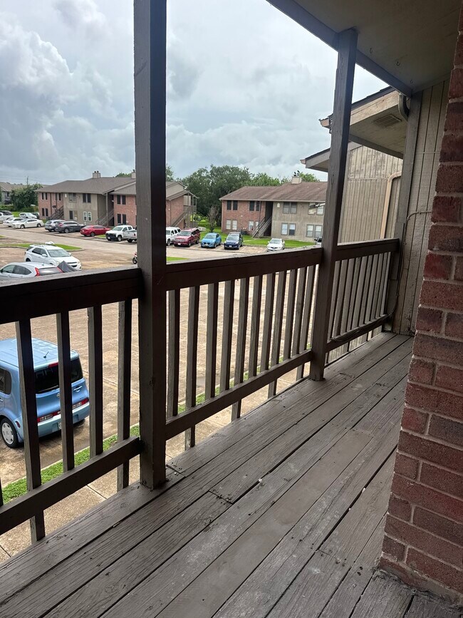 Building Photo - 418 Garland Dr