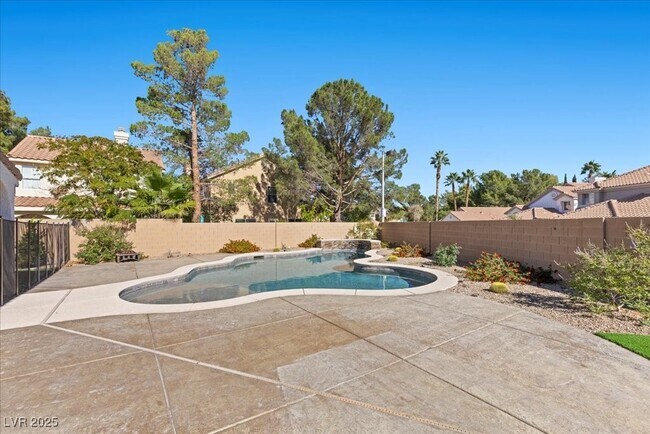 Building Photo - 9300 Valencia Canyon Dr