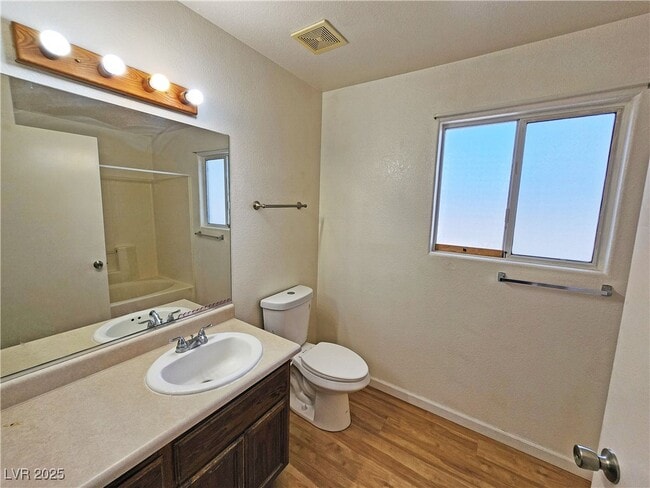 Building Photo - 1700 Sycamore Ave