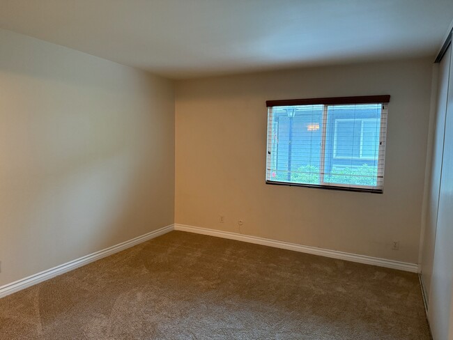 Building Photo - 20279 Green Hill Ln