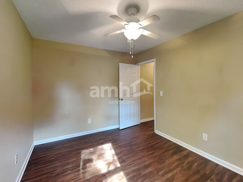 Building Photo - 5008 Lonita St