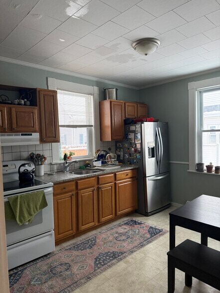 Building Photo - 6 Berry St