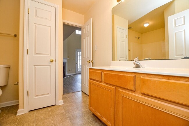 Building Photo - Charming 3 Bed, 2 Bath Home with fenced back yard!-**PRIMARY ON THE MAIN** COMING SOON!!!