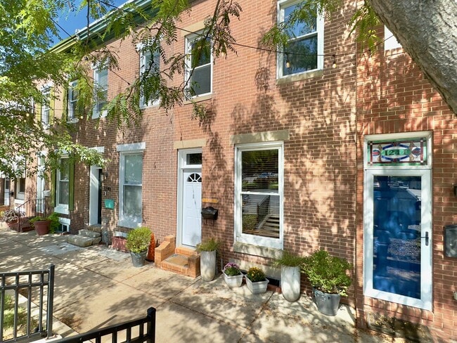 Building Photo - 1242 E Fort Ave