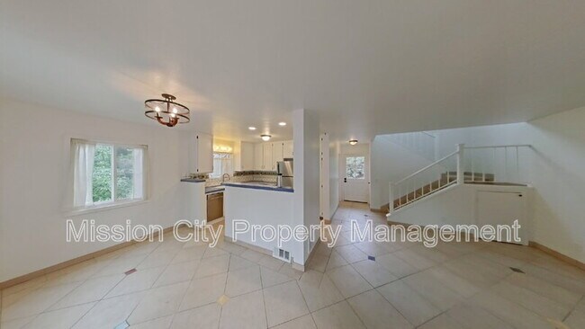 Building Photo - 432 Via Rosa