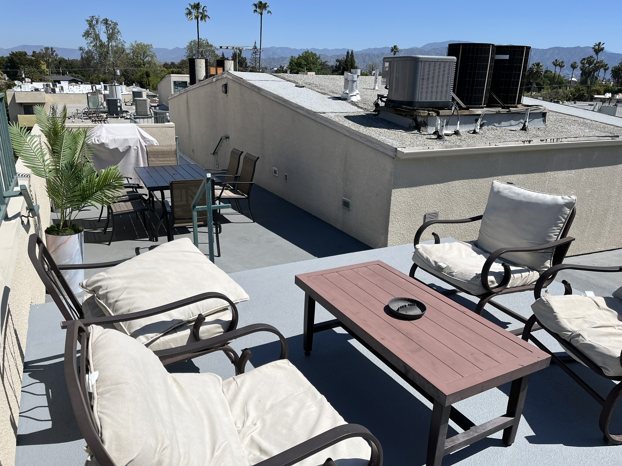 Building Photo - 11155 Aqua Vista St