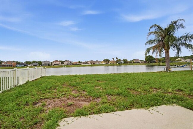 Building Photo - 10604 Lakeside Vista Dr