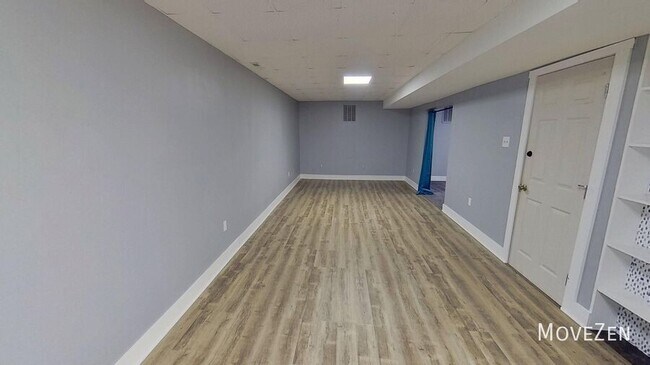 Building Photo - 4711 Highview Pl