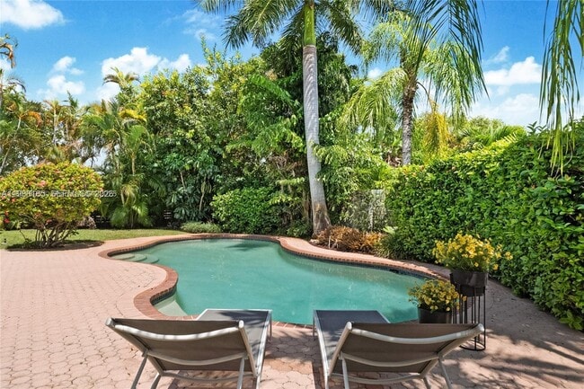 Building Photo - 2011 NE 211th St