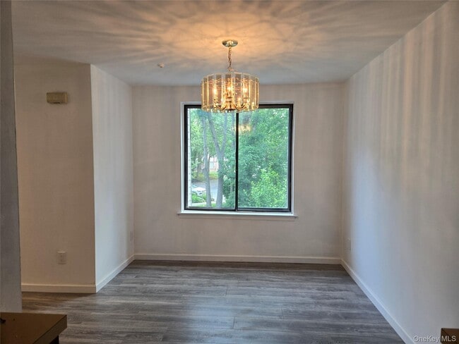 Building Photo - 132 Golf Ln