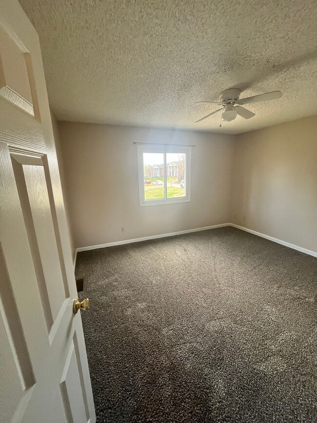 Building Photo - 3 Bed 2 Bath Home Available for Rent in Ne...