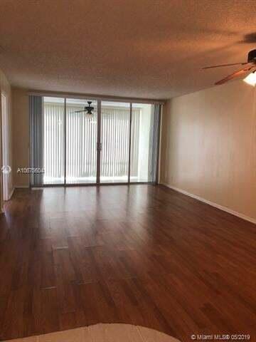 Building Photo - 1911 Sabal Palm Dr