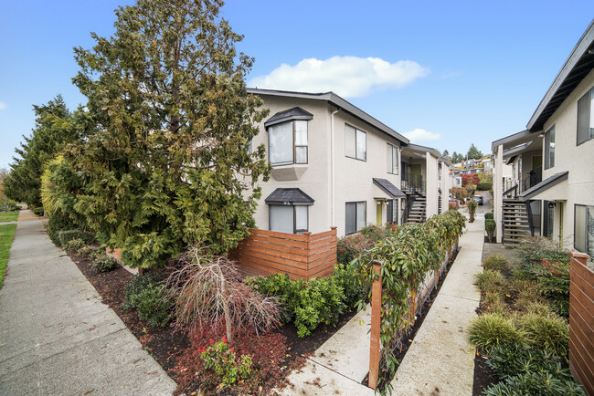 Building Photo - Alki 12 Apartments