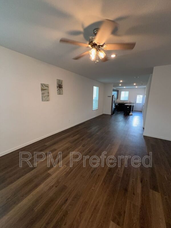 Building Photo - 5618 Finely Run St