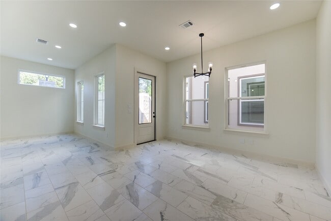 Building Photo - 2917 El Fenice Ln