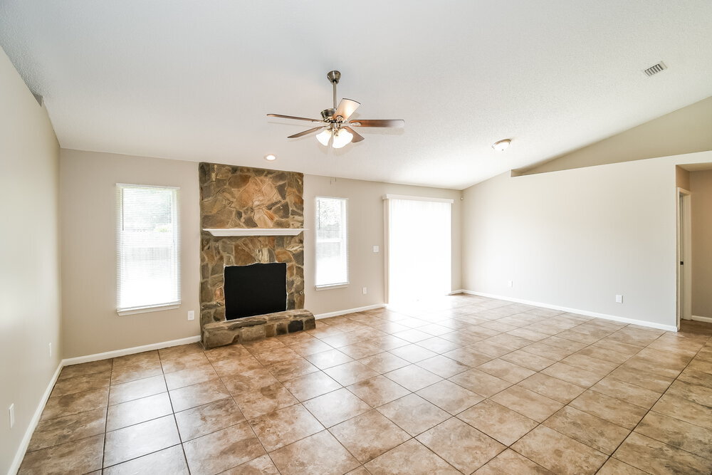 Building Photo - 8133 Fieldside Dr W