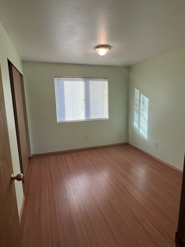 Building Photo - 224 Wyandotte Ave