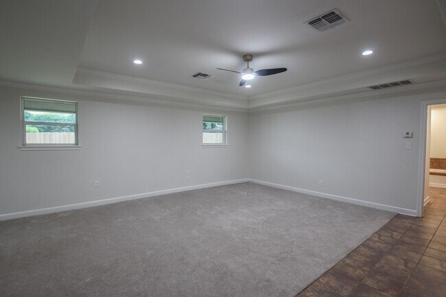 Building Photo - Available Now! Stunning 4 Bedroom 3.5 Bath...