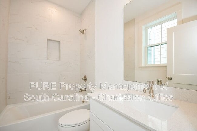 Building Photo - 12.5