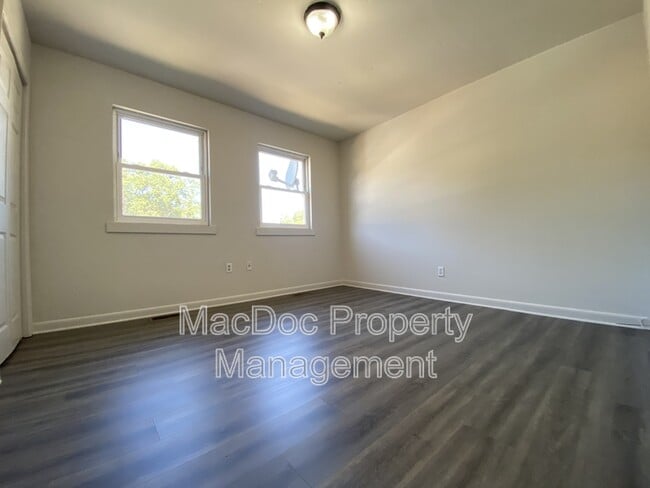 Building Photo - 813 Sledgehammer Dr