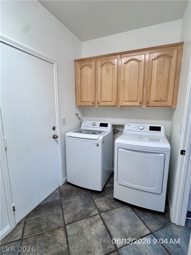 Building Photo - 6255 W Arby Ave