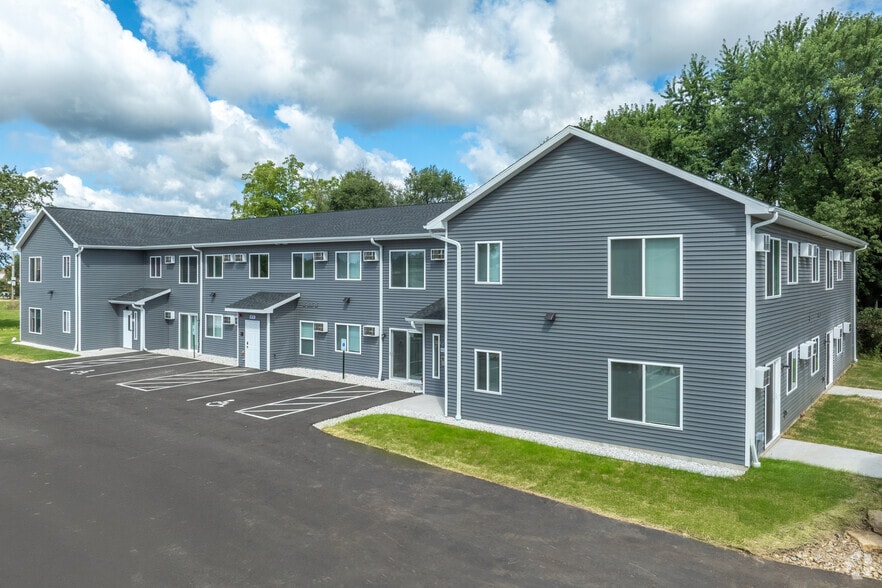 Building Photo - The Arnie Apartments