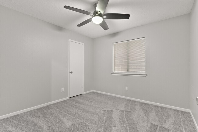 Building Photo - 16010 Cedar Gully Dr