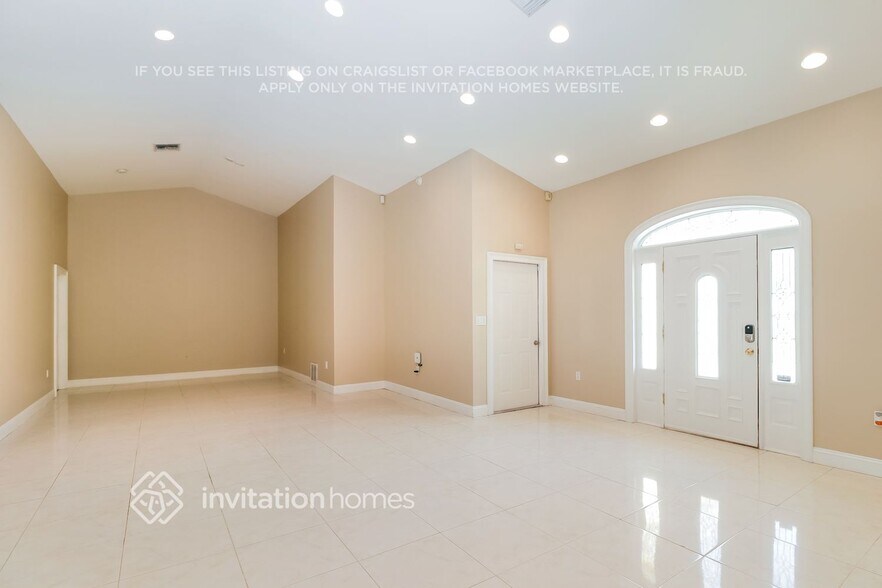 Building Photo - 2202 Curtis Dr N