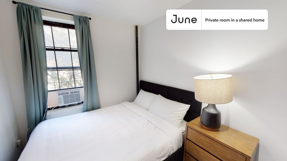 Building Photo - Room in Shared 3 bed/1 bath home