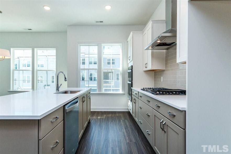 Building Photo - Room in Townhome on Mazarin Ln