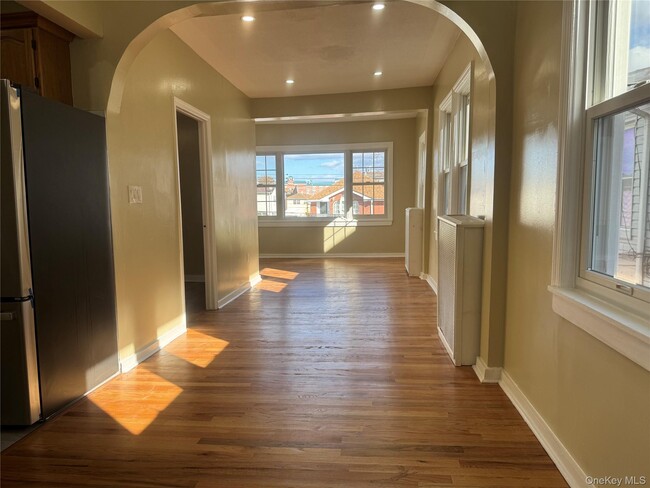 Building Photo - 107-12 164th St