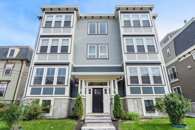 Building Photo - 77 Dix St