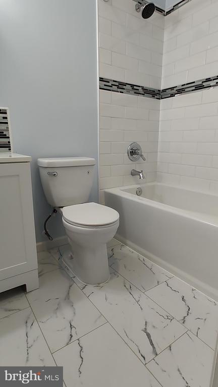 Building Photo - 442 Darby Ln