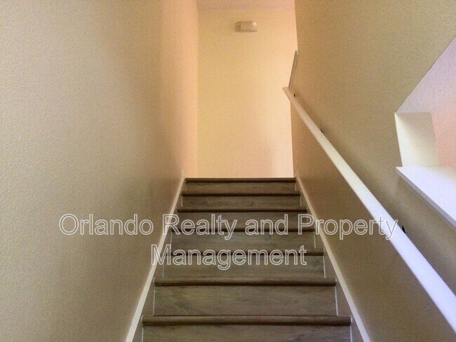 Building Photo - 264 Monroe Cir